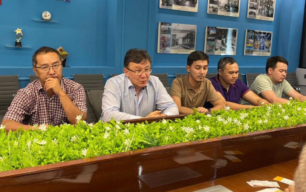 Компания Nazarbayev University Research and Innlovation System (Nuris) посетила завод КЛМЗ.